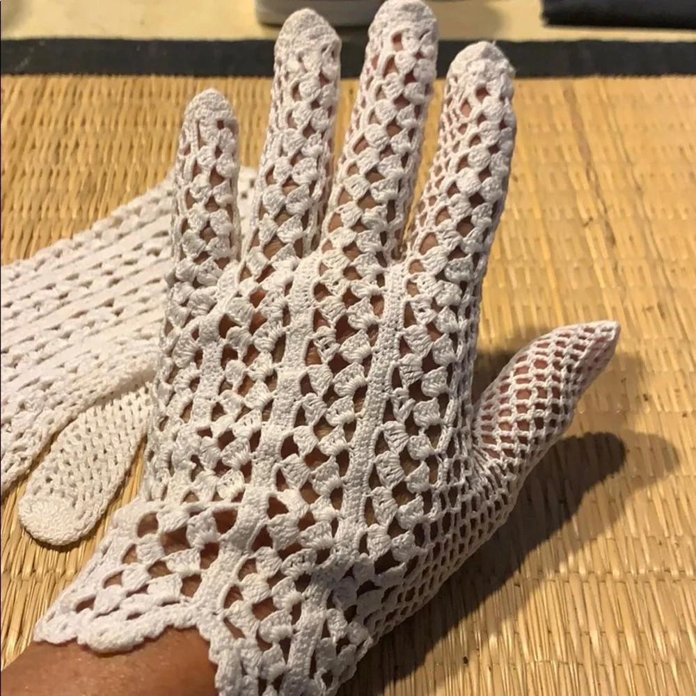 Vintage Ivory Crotchet Gloves‎